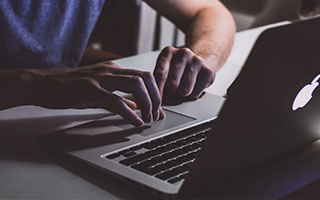 开云体育登陆入口-赛季末价格：季后赛门票涨价的背后玄机，季后赛买票